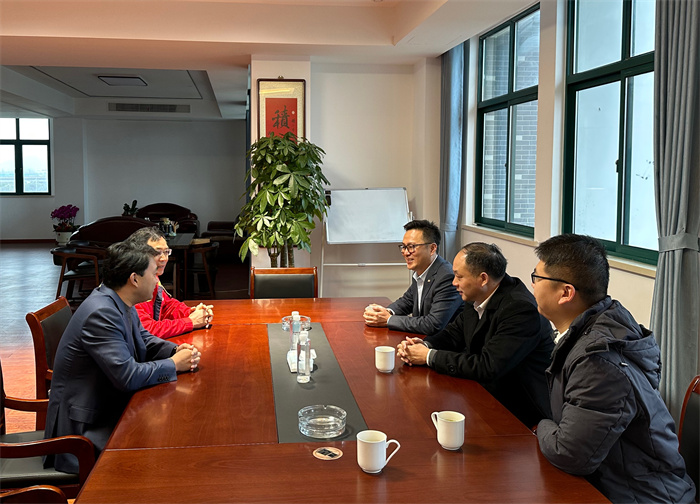 常州市政協(xié)副主席、常州民建主委一行走訪我司